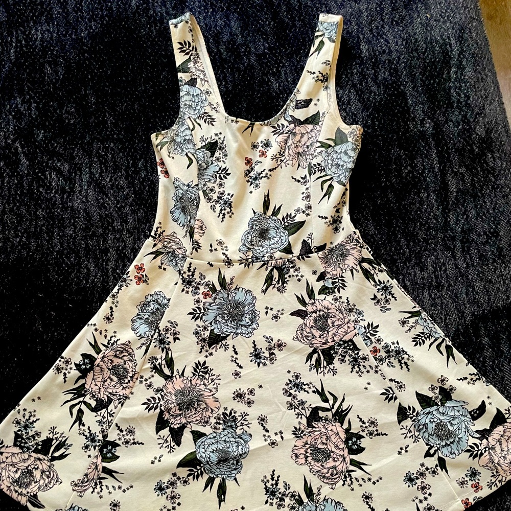 Divided dress, lightly worn, size 8 (US)